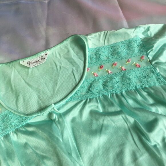 Vintage Vanity Fair Green Satin Pajama Top Button Up Nylon Made In USA Medium - Picture 8 of 11